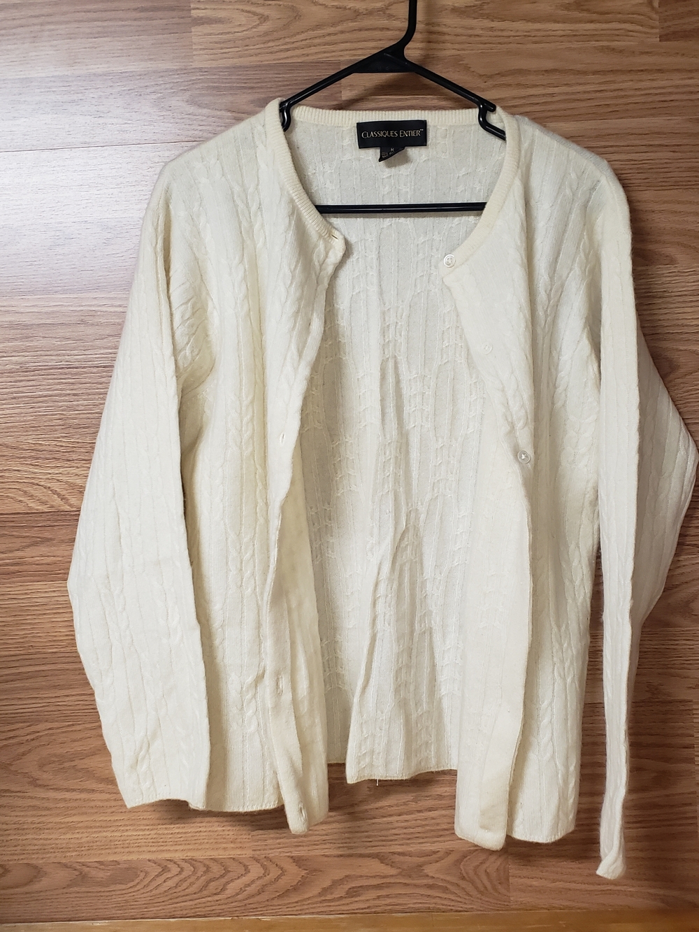 Classiques Entier Cream Cable-Knit Women's Cardigan